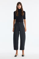 Button-Detailed Carrot Fit Trousers