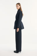 Asimetrik Kapama Detaylı Blazer Ceket