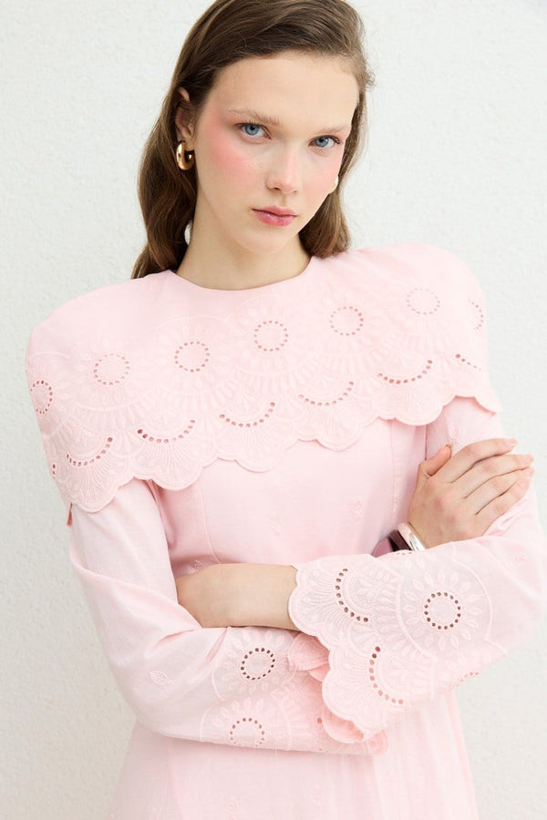Omuz Allerli Brode İşleme Detaylı Elbise - Pembe